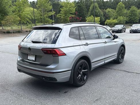 Used 2023 Volkswagen Tiguan SE R-Line FWD image 9