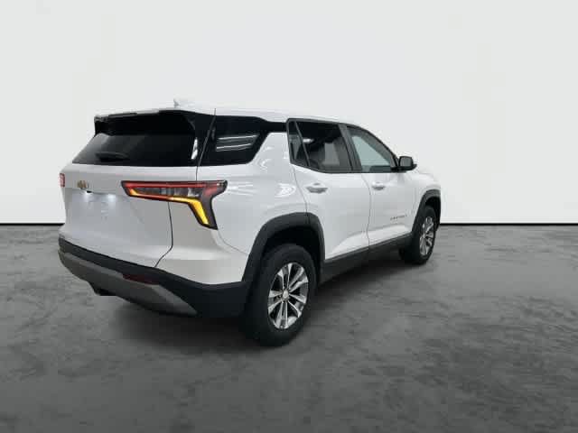 Used 2026 Chevrolet Equinox LT FWD image 3