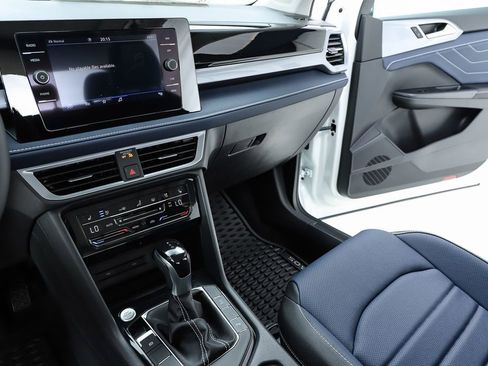 New 2025 Volkswagen Taos SEL image 62