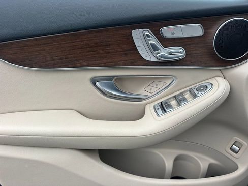 Used 2022 Mercedes-Benz GLC 300 image 11