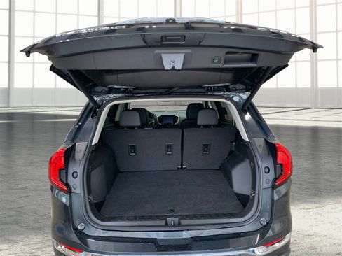 Used 2022 GMC Terrain Denali image 12