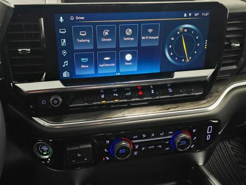 Used 2025 Chevrolet Silverado 3500 LTZ w/ LTZ Convenience Package image 16