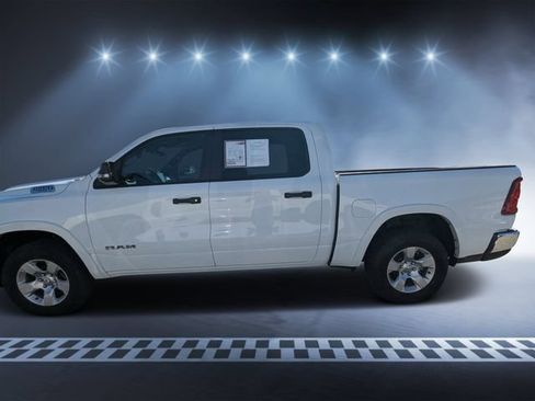 Used 2025 RAM 1500 Big Horn AWD/4WD image 6