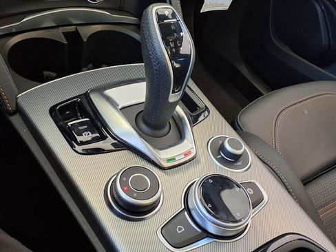 New 2025 Alfa Romeo Stelvio Sprint image 13