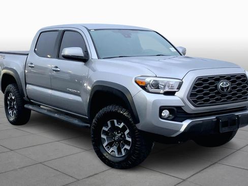 Used 2021 Toyota Tacoma TRD Off-Road w/ Technology Package image 3