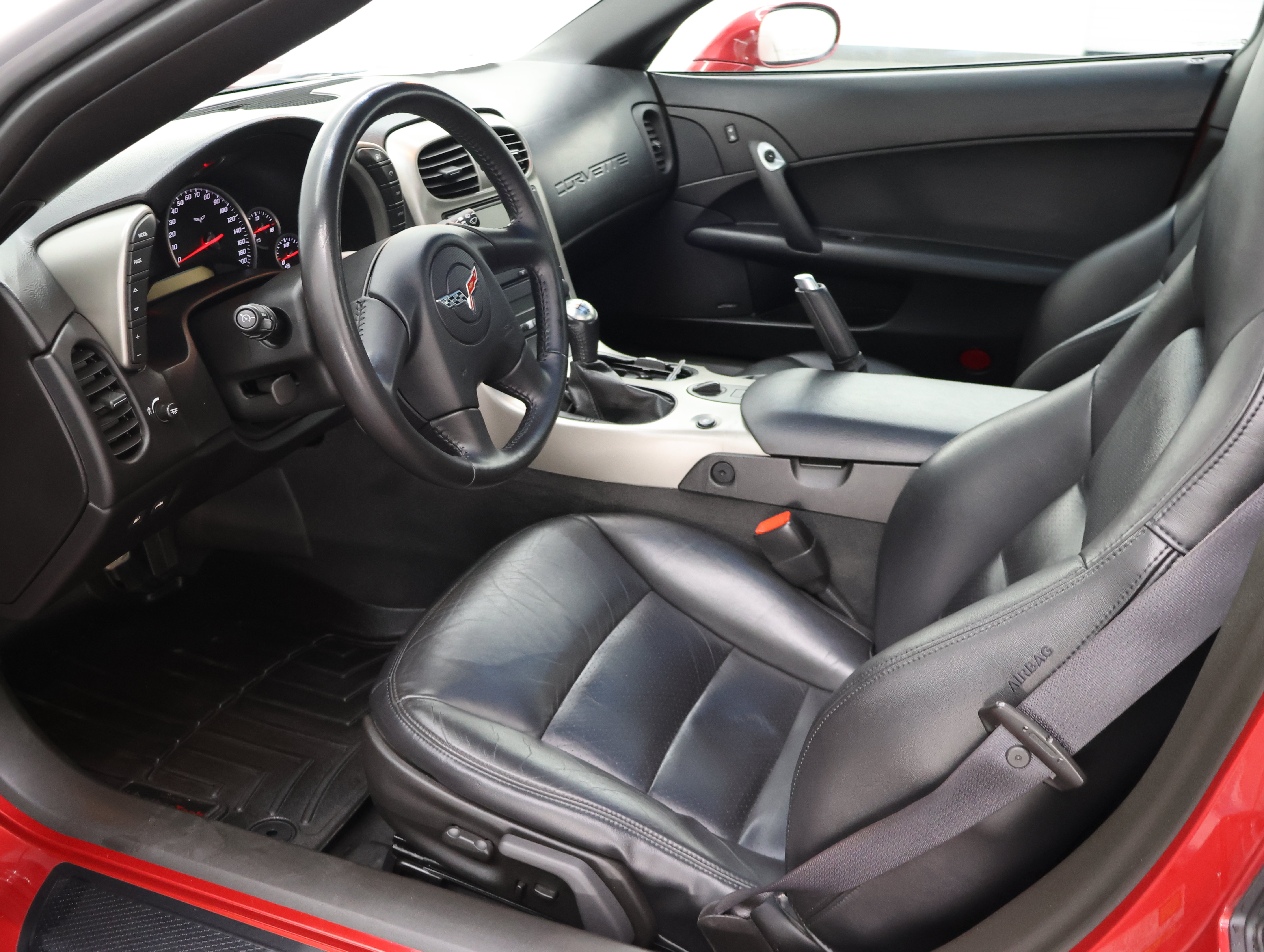 Used 2005 Chevrolet Corvette Coupe w/ Preferred Equipment Group RWD image 8