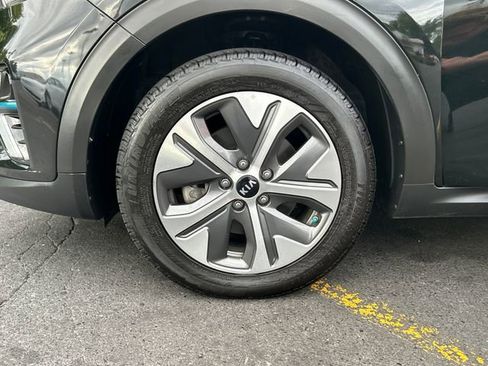 Used 2020 Kia Niro EX Premium w/ Cold Weather Package image 27