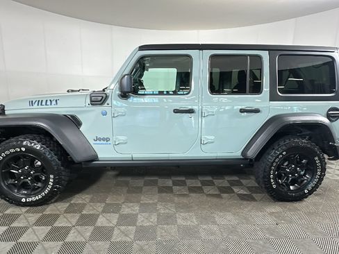 Used 2023 Jeep Wrangler Unlimited w/ Cold Weather Group AWD/4WD image 8