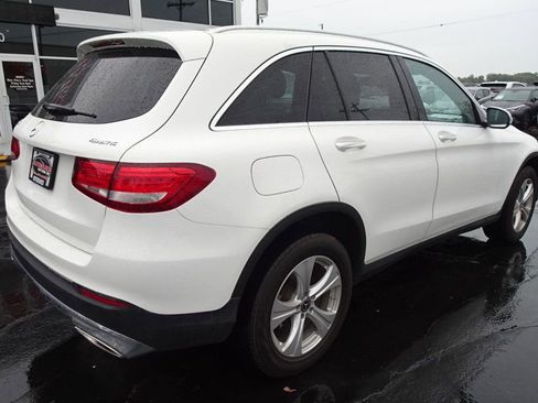 Used 2018 Mercedes-Benz GLC 300 4MATIC w/ Premium Package image 8