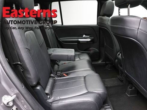 Used 2021 Mercedes-Benz GLB 250 4MATIC w/ Premium Package image 23