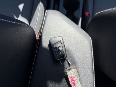 Used 2025 Volkswagen Jetta SE image 22