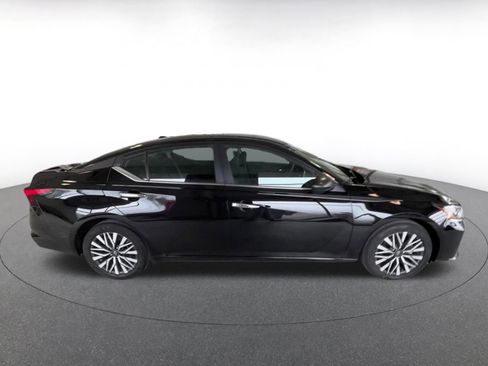 Used 2025 Nissan Altima 2.5 SV image 15
