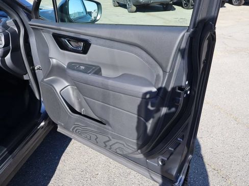 Used 2025 Subaru Forester Limited w/ Popular Package #1 AWD/4WD image 39