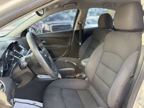 Used 2016 Chevrolet Cruze LT w/ RS Package FWD image 10