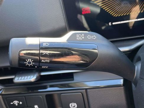 Certified 2026 Kia Sportage EX w/ EX Panorama Roof Package image 31