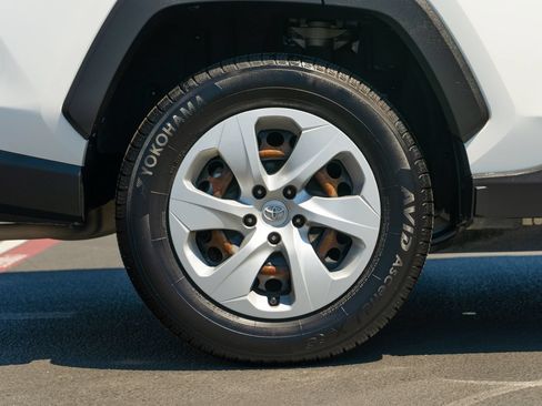 Used 2020 Toyota RAV4 LE w/ Carpet Mat Package FWD image 13