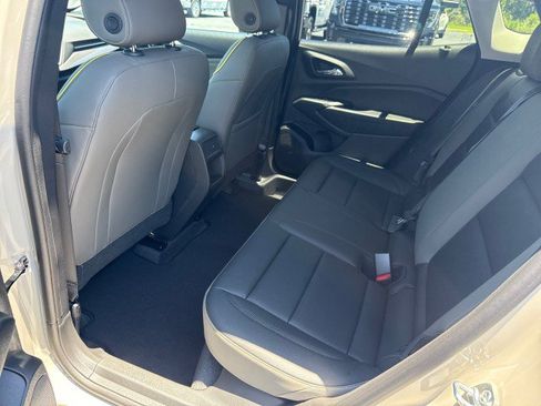 New 2026 Chevrolet Trax ACTIV w/ Sunroof Package FWD image 17
