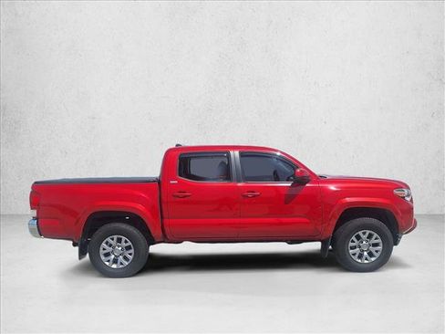 Used 2017 Toyota Tacoma SR5 w/ Tow Package AWD/4WD image 4