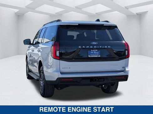 Used 2025 Ford Expedition Active image 6
