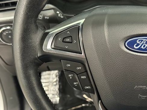 Used 2022 Ford Edge Titanium AWD/4WD image 16