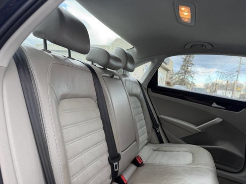 Used 2015 Volkswagen Passat TDI SEL Premium image 27