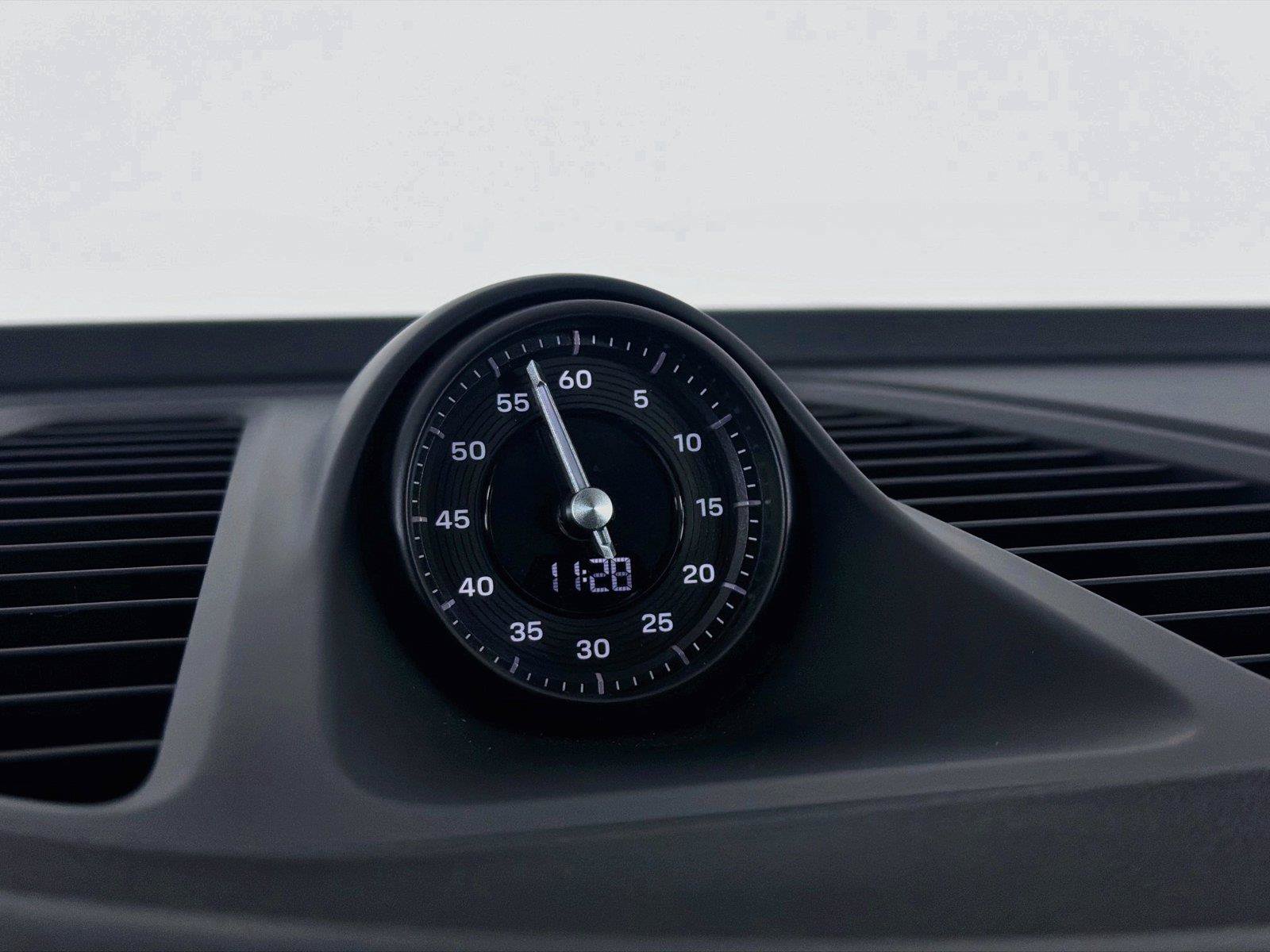 Certified 2026 Porsche Macan Electric RWD image 17