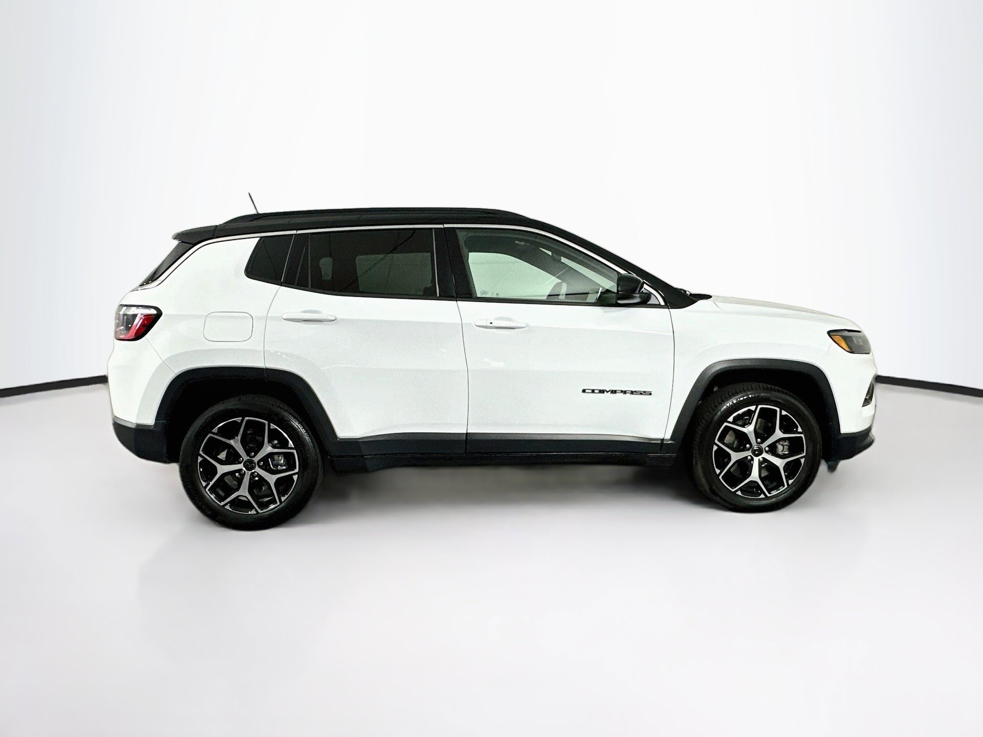 Used 2025 Jeep Compass Limited AWD/4WD image 10