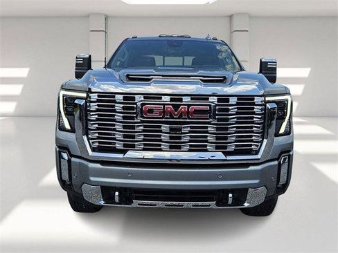 New 2025 GMC Sierra 2500 Denali w/ Denali Reserve Package image 8