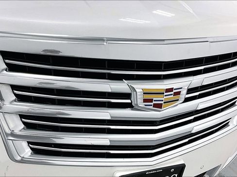 Used 2020 Cadillac Escalade Platinum image 38