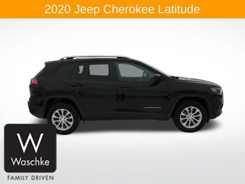Used 2020 Jeep Cherokee Latitude w/ Cold Weather Group image 9
