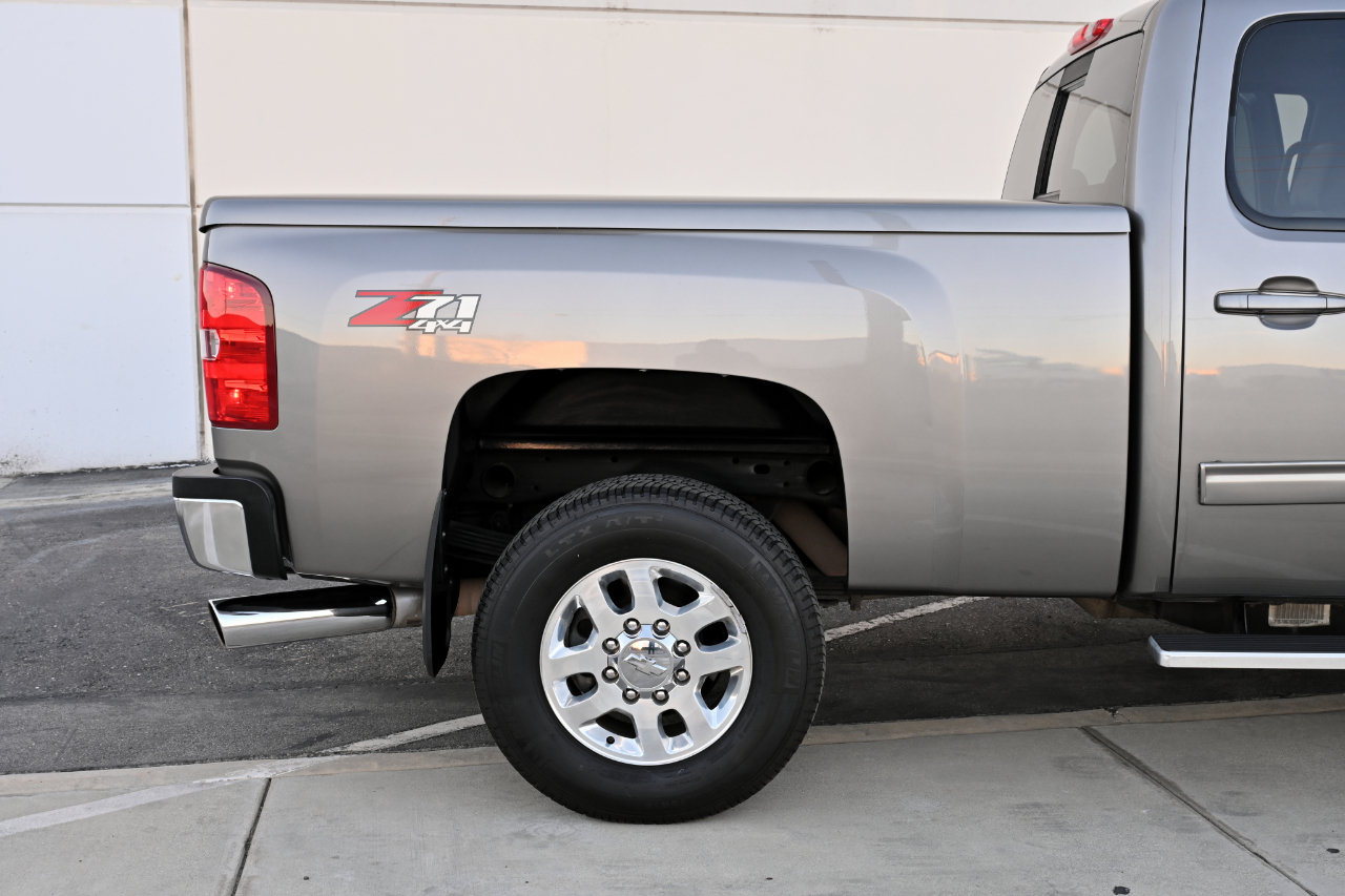 Used 2013 Chevrolet Silverado 2500 LTZ w/ LTZ Plus Package AWD/4WD image 36