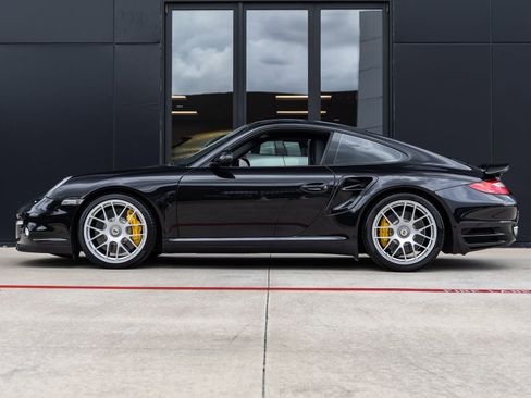 Used 2011 Porsche 911 Turbo S AWD/4WD image 2