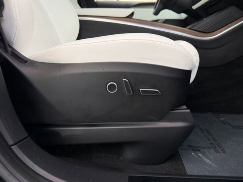 Used 2023 Tesla Model X AWD/4WD image 33