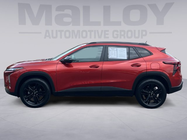 Used 2024 Chevrolet Trax ACTIV w/ Driver Confidence Package FWD image 2