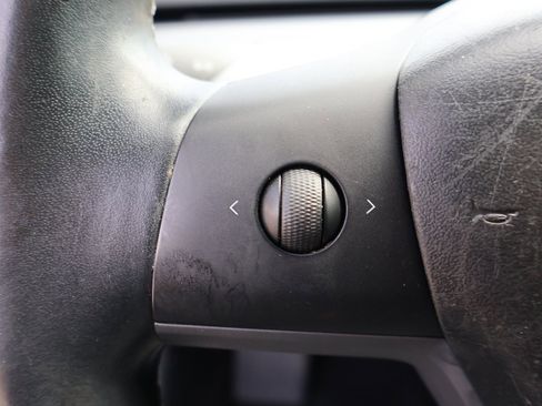 Used 2018 Tesla Model 3 Mid Range image 41