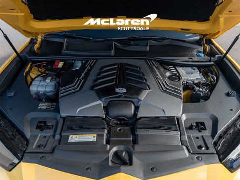 Used 2021 Lamborghini Urus image 35