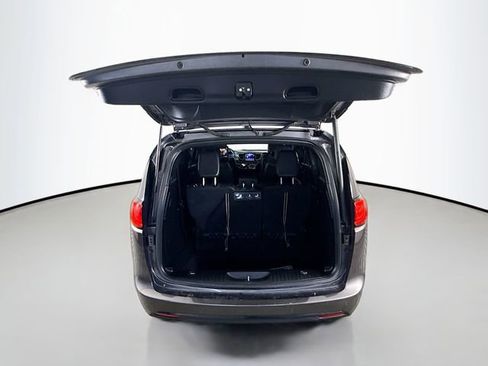 Used 2018 Chrysler Pacifica Touring-L Plus w/ Advanced Safetytec Group image 27