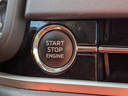 Used 2023 Mitsubishi Outlander SE image 25