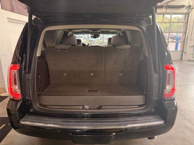Used 2015 GMC Yukon Denali w/ Premium Package AWD/4WD image 24