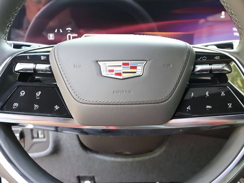 Used 2026 Cadillac Escalade Platinum Sport w/ LPO, ONYX Package AWD/4WD image 25