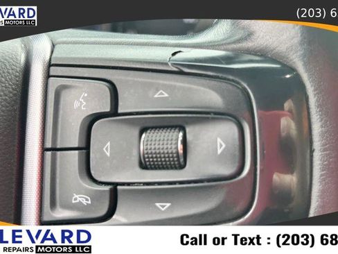 Used 2020 GMC Sierra 1500 SLE w/ SLE Value Package image 27