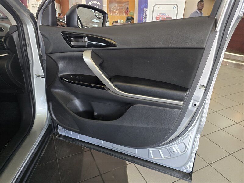 Used 2024 Mitsubishi Eclipse Cross LE AWD/4WD image 12
