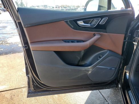 Used 2019 Audi Q7 3.0T Prestige w/ Prestige Package image 24
