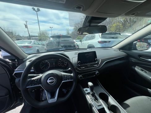 Used 2025 Nissan Altima 2.5 SV image 28