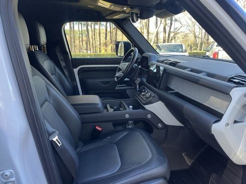 Certified 2024 Land Rover Defender 130 X-Dynamic SE image 11