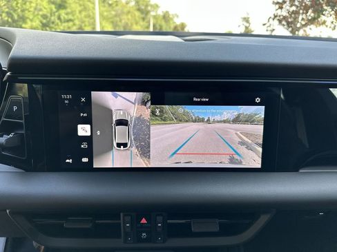 New 2025 Porsche Macan Electric image 21