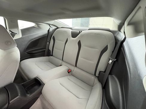Used 2020 Chevrolet Camaro LT RWD image 41