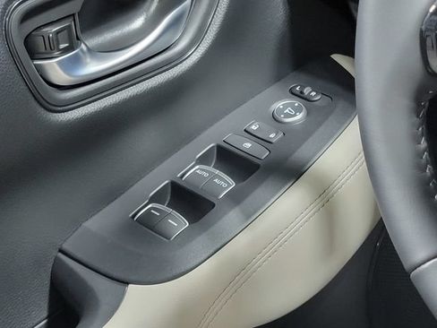 Certified 2026 Honda HR-V EX-L image 23