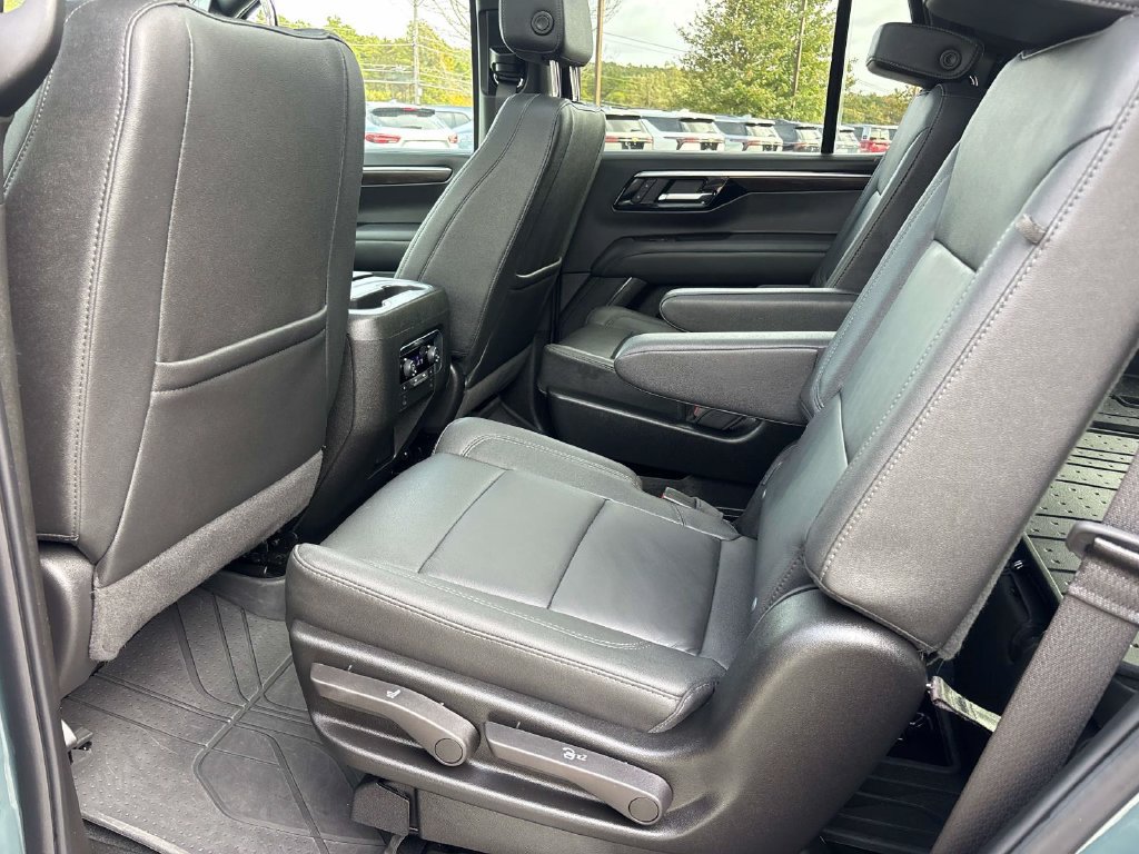 Used 2026 Chevrolet Tahoe Z71 w/ Comfort Package AWD/4WD image 13