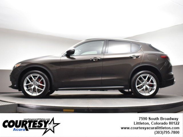 Used 2018 Alfa Romeo Stelvio Sport w/ Quick Order Package 22J Sport AWD/4WD image 43
